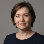 Портрет российского предпринимателя из Севастополя, владелец магазина Кнопка Он, уверенный взгляд.
